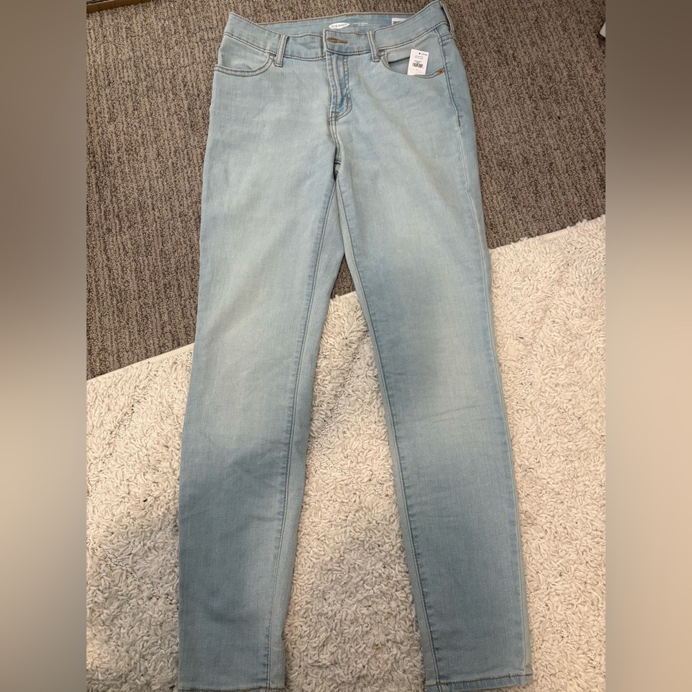 Old navy skinny jeans in size 4
